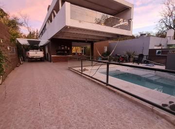Casa · 120m² · 4 Ambientes · 3 Cocheras · Venta Casa 3 Dorm. Salsipuedes Apta Credito