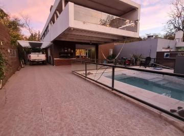 Casa · 120m² · 4 Ambientes · 3 Cocheras · Venta Casa 3 Dorm. Salsipuedes Apta Credito