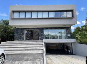 Casa · 550m² · 5 Ambientes · 2 Cocheras · Albanueva, Magnifica Casa Moderna de Diseño, 4 Dorm., Pileta, Amarra, Venta o Alquiler Anual