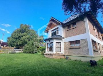 Casa · 220m² · 4 Ambientes · 1 Cochera · Casa Chalet en Venta en Bariloche Apta Crédito, Patagonia, Argentina