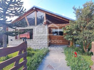 Casa · 182m² · 4 Ambientes · 1 Cochera · Casa Chalet en Venta, Bariloche, Patagonia Acepta Permuta en La Misma Ciudad