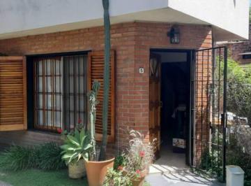 Casa · 115m² · 4 Ambientes · 1 Cochera · Excelente Duplex! Patio/ Suite / Playroom