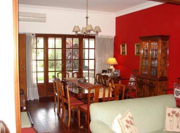 Casa · 270m² · 5 Ambientes · 3 Cocheras · Excelente Chalet 3 Dorm.*cochera* Piscina