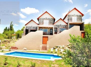 Casa · 220m² · 4 Cocheras · Complejo de Cabañas en Venta en Mayu Sumaj