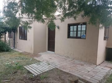Casa · 40m² · 3 Ambientes · 1 Cochera · Casa en Alquiler en Barrio Chacras de Mateo Plottier