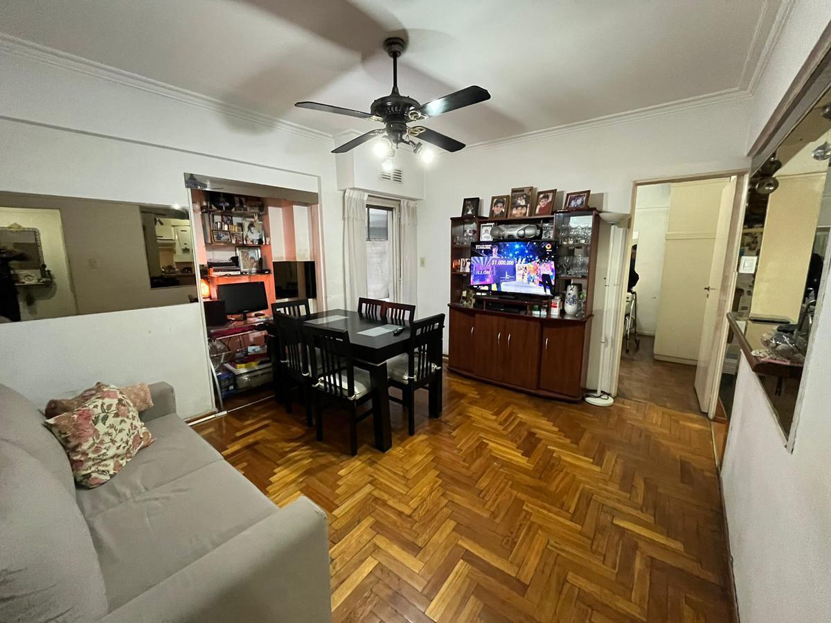 Crisologo Larralde al 5100 Piso 1