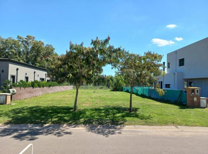 Terreno · 648m²