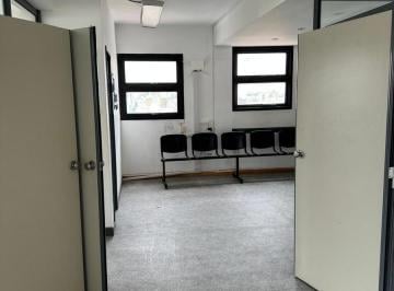 Oficina comercial · 100m² · Piso Alto, Excelente Estado, Muy Luminosa - 245 m²