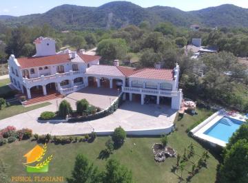 Casa de 11 ambientes, Alta Gracia · Residencia de Categoría en Venta en Potrerillo de Larreta Country Club