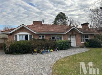 Casa · 137m² · 5 Ambientes · 7 Cocheras · La Masia ¡Oportunidad¡Oenta