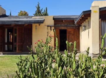 Casa de 6 ambientes, Carrodilla · Ugarte y Paso La Puntilla