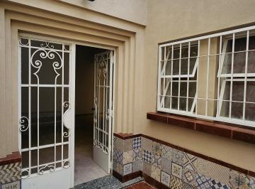 Casa de 4 ambientes, Rosario · Departamento Único de Pasillo Totalmente Reciclado