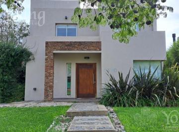Casa · 242m² · 6 Ambientes · 3 Cocheras · Casa Venta Nuevo Quilmes