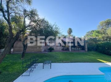 Casa · 384m² · 5 Ambientes · 4 Cocheras · Casa en Venta Lomas de La Carolina Dorm. en Planta Baja