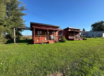 Quinta vacacional · 236m² · 2 Dormitorios · Vendo Casa y Cabañas en Concepción del Uruguay, Entre Ríos.