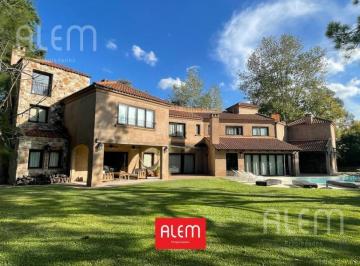Casa · 650m² · 7 Ambientes · 4 Cocheras · Casa en Alquiler en Saint Thomas Este Canning