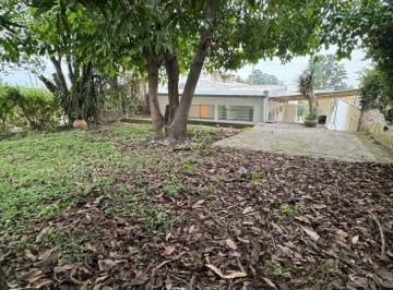 Casa · 1m² · 3 Dormitorios · Venta | Permuta - Casa Los Nogales