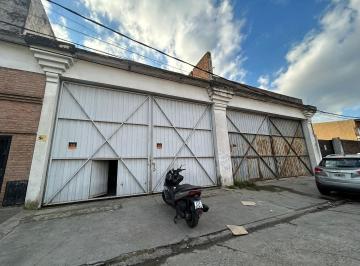 Bodega-Galpón · 380m² · Excelente Propiedad a m Av Ader