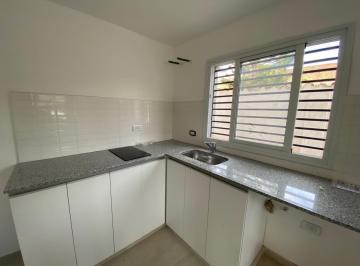 PH · 100m² · 3 Ambientes · 1 Cochera · PH en Pje Monserrat Al 3200