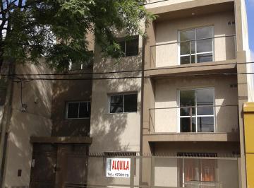 Departamento de 4 ambientes, Córdoba · Gral Bustos 2 Dorm. en Pb, Patio, Excelente Zona!