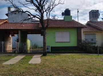 Casa · 90m² · 2 Ambientes · 2 Cocheras · Casa en Lote Propio con Cochera y Patio Oportunidad