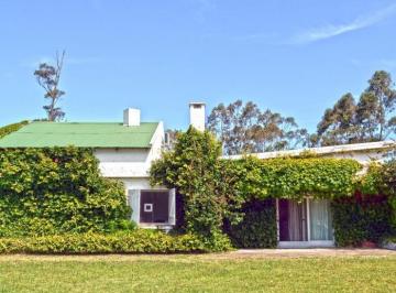 Campo · 200m² · 6 Ambientes · Quinta | Camino Eguzquiza