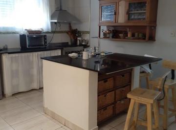 Casa de 6 ambientes, Lomas de Zamora · Multifamiliar Tres Excelentes Viviendas S/ Lote 10x20 m