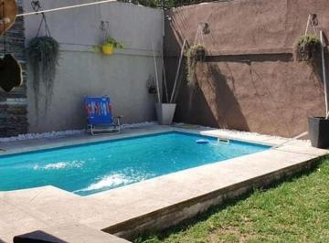 Casa · 250m² · 3 Ambientes · Casa Multifamiliar - San Justo