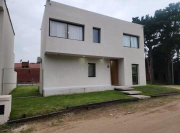 imagen1 · Venta Casa 4 Ambientes con Pileta Pinamar