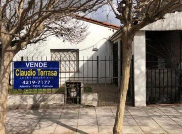 Casa · 70m² · 3 Ambientes · 1 Cochera · Chalet en Venta en R. Calzada