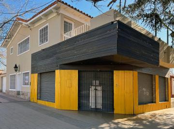 Casa de 7 ambientes, Ciudad de Mendoza · Venta Magnifica Esquina Sexta Seccion - Paso de Los Andes y Laprida