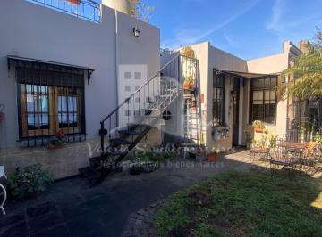Casa · 120m² · 4 Ambientes · 2 Cocheras · Casa a La Venta en Quilmes Oeste