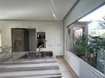 Casa · 300m² · 5 Ambientes · Casa en Venta en Barrio Sausalito Pilar