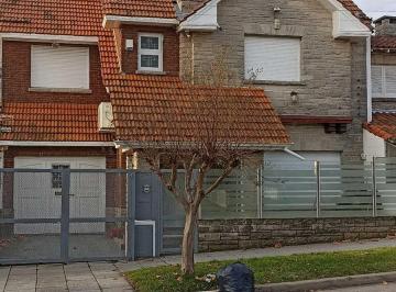 Casa de 5 ambientes, Mar del Plata · Importante Chalet en Chauvin
