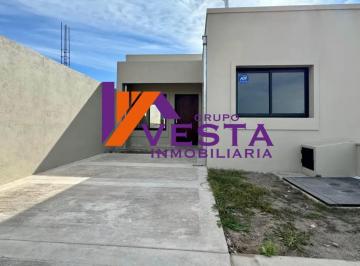 Casa · 75m² · 3 Ambientes · 1 Cochera · Via Aurelia - Casa en Venta Zona Sur