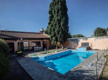 Casa · 264m² · 6 Ambientes · 1 Cochera · Casa en Venta 3 Dorm. en La Florida