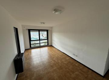Departamento · 51m² · 3 Ambientes · 1 Cochera · Departamento en 3 Amb a La Calle con Espacio de Cochera