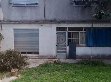 Casa · 414m² · Casa en Dos Plantas en La Localidad de Turdera