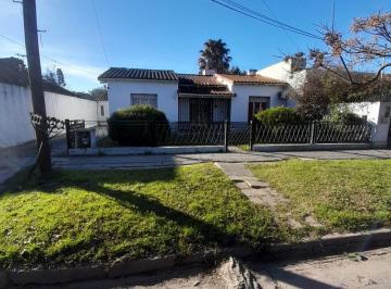 Casa de 4 ambientes, Almirante Brown · Venta Casa en Burzaco Muy Buena Ubicacion