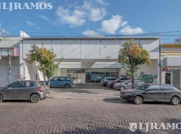 Local comercial · 269m² · 8 Cocheras · Local en San Isidro