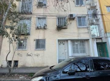 Casa de 3 ambientes, Morón · Triplex Al Frente. en Alquiler