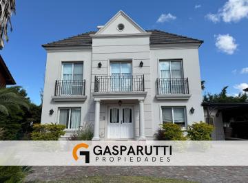 Casa · 350m² · 5 Ambientes · 4 Cocheras · Excelente Casa en Venta 6 Ambientes en Septiembre, con Pilet