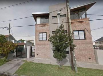 Casa · 90m² · 4 Ambientes · 1 Cochera · Triplex en Venta en Quilmes Oeste