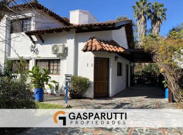 Casa · 160m² · 4 Ambientes · 2 Cocheras · Casa en Venta en Aranjuez, 4 Ambientes con Cochera Cubierta!