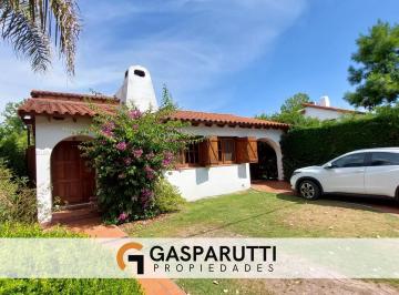 Casa · 160m² · 5 Ambientes · 1 Cochera · Excelente Casa en Venta y Alquiler en Aranjuez 5 Ambientes!