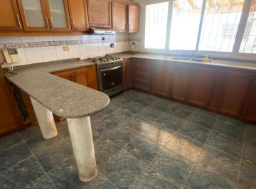 Casa · 315m² · 4 Ambientes · 1 Cochera · Casa 3 Amb Mas Depto 2 Amb en Posadas 979