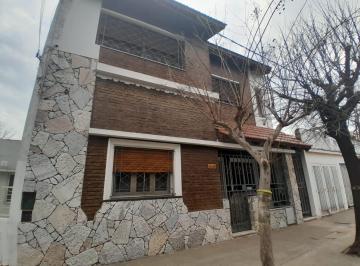 Casa · 196m² · 6 Ambientes · Casa en Roque Saenz Peña