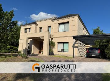 Casa · 320m² · 6 Ambientes · 7 Cocheras · Excelente Casa en Venta 7 Ambientes en Septiembre!
