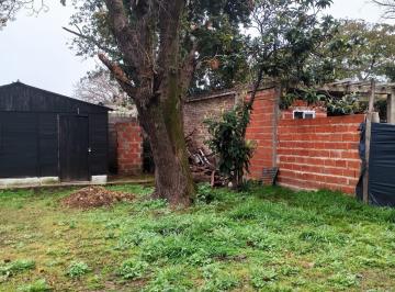 Casa de 3 ambientes, Esteban Echeverría · Casa con 2 Dorm. y Fondo Libre