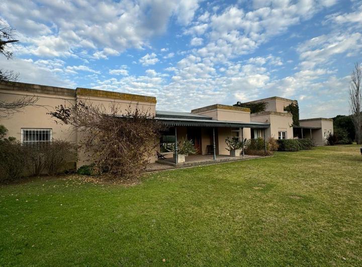 Casa · 416m² · 5 Ambientes · 1 Cochera